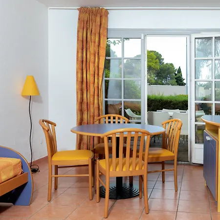 Prázdninový areál Sowell Residences Chenes Verts 3*